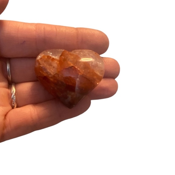 Fire quartz, all natural with healing properties heart crystal - Picture 6 of 8